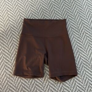 Lululemon Wunder Under Biker Shorts 6” Java